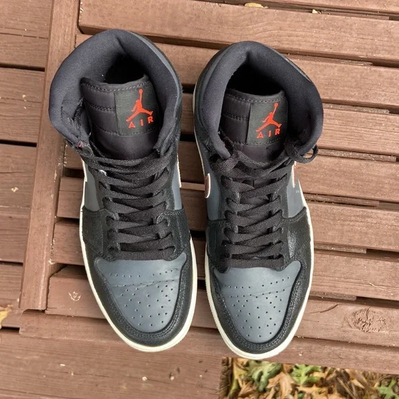 Air Jordan 1 High Retro Bronze Metal Size 9 Women’s Sneakers (2016) - Picture 5 of 13